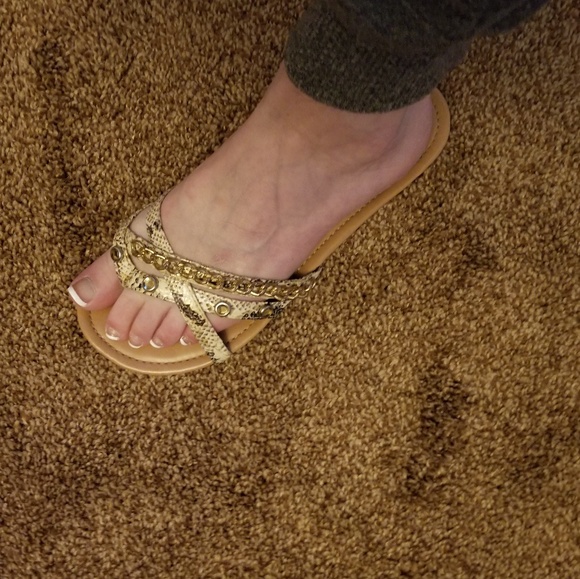Flip flops - Picture 2 of 3